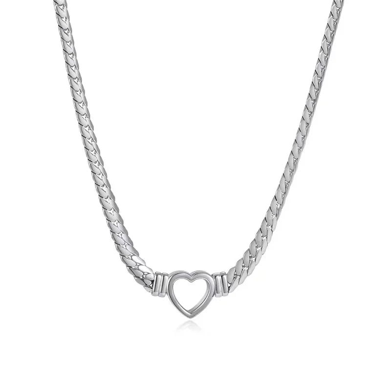 Collana Y2K Cuore • Perle & OT Clasp in Acciaio • Unisex Fashion | LoveDrop™ Italia