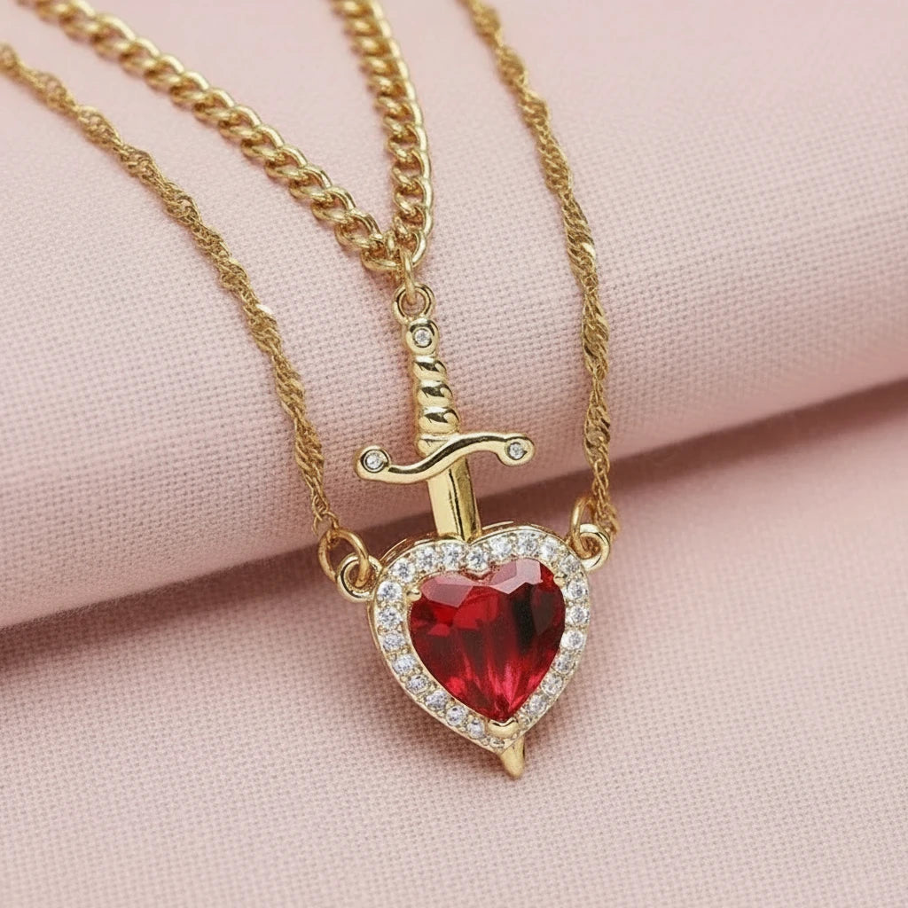 Collane Coppia Cuore & Spada 2025 – Set Argento/Oro con Zirconi