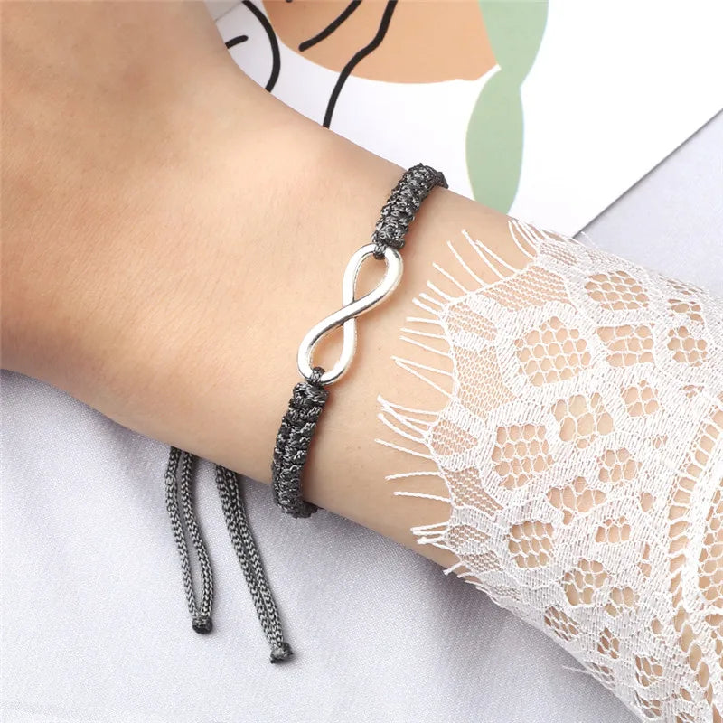 Bracciale Intrecciato Handmade con Charm Infinito – Regolabile