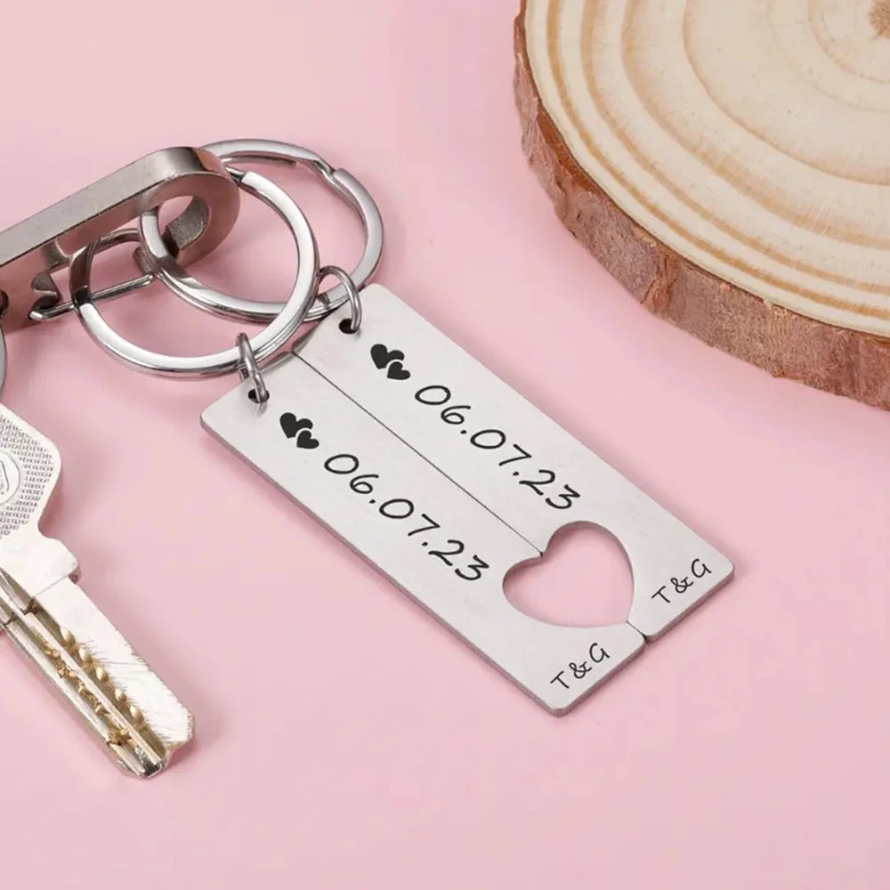 Portachiavi Personalizzato con Lettera Iniziale in Acciaio Inossidabile | Regalo Coppia 2025