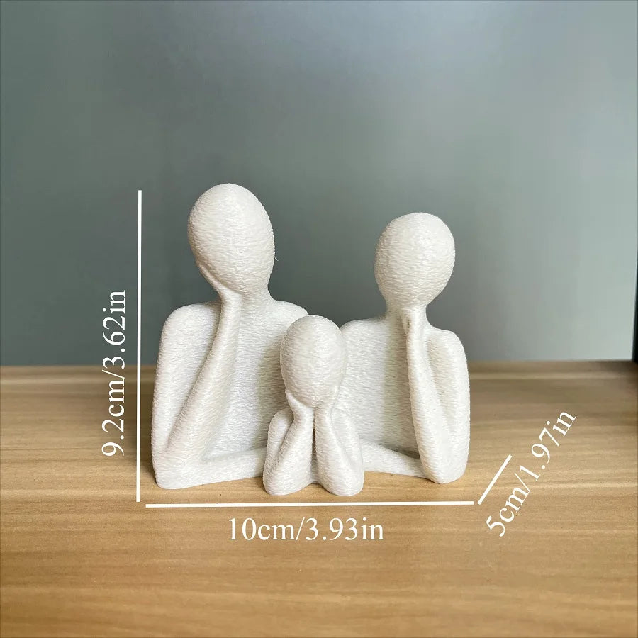 Statua Famiglia Sposi a Tre Persone – Decorazione Elegante per Casa e Anniversari