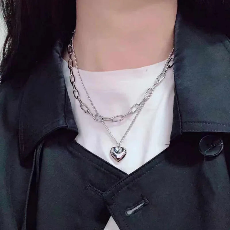 Collana Cuore Vintage Dorata • Aesthetic Love • Metallo Gold Color – Collana Romantica Donna | LoveDrop™ Italia