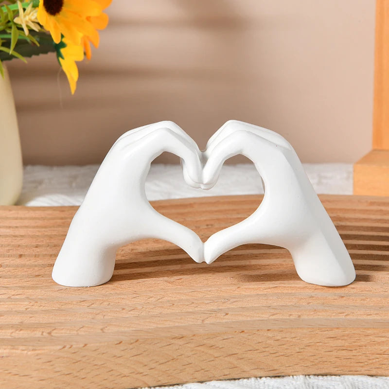 Scultura Mano Cuore in Oro – Decorazione Elegante per Casa & Camera da Letto