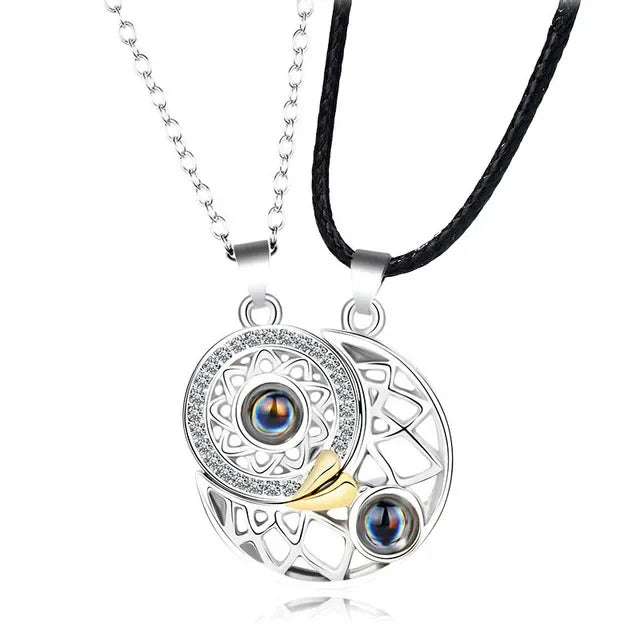 Collana Coppia Magnetica “I Love You” 100 Lingue | Proiezione Cuore Acciaio Inossidabile