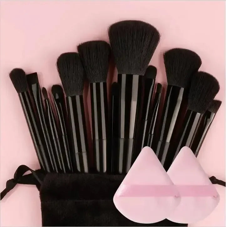 Set di Pennelli Make-Up Professionali Soft Touch | Regalo Elegante per Lei 2025