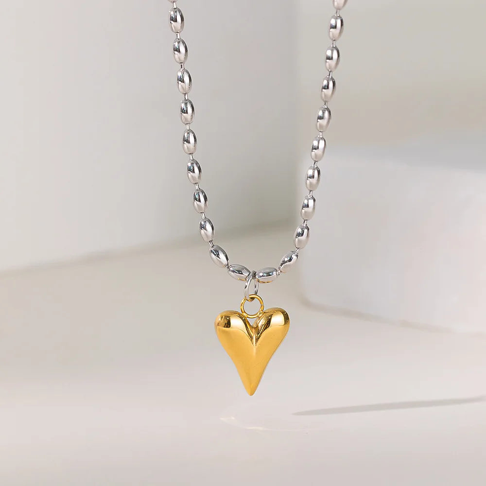 Collana Y2K Cuore • Perle & OT Clasp in Acciaio • Unisex Fashion | LoveDrop™ Italia