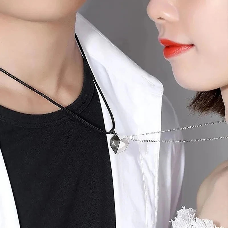 Good Simple Couple Necklace | Cuore Magnetico & Elettrocardiogramma – Amore 2025
