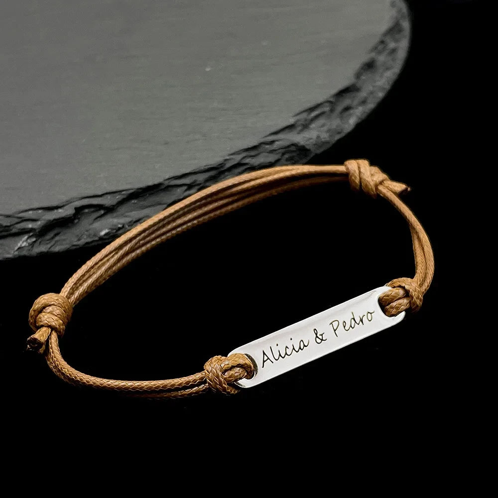 Bracciale Personalizzato – Nome Inciso in Acciaio & Corda Leather