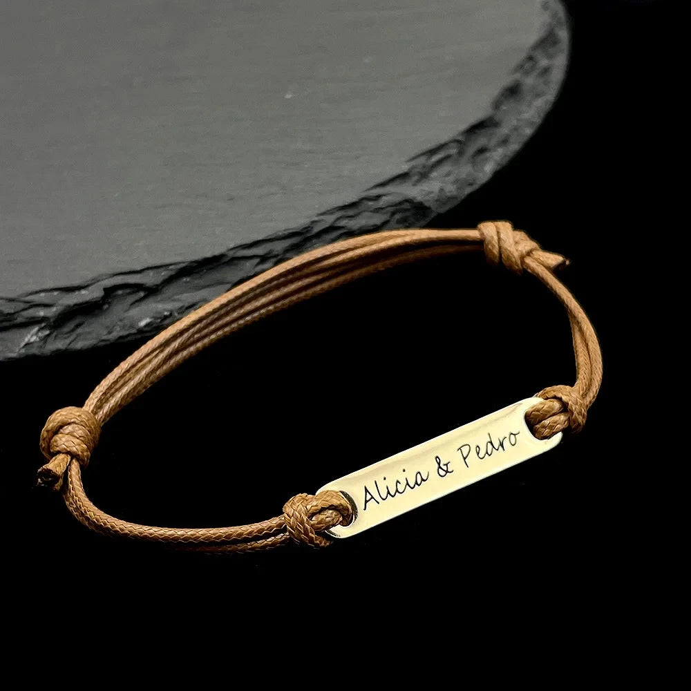 Bracciale Personalizzato – Nome Inciso in Acciaio & Corda Leather