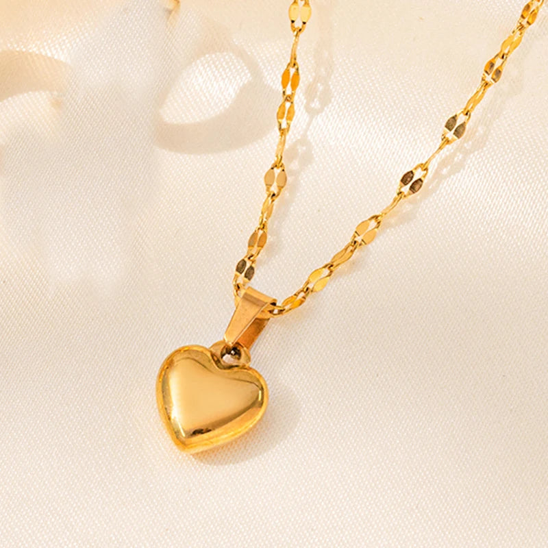 Collana Y2K Cuore • Perle & OT Clasp in Acciaio • Unisex Fashion | LoveDrop™ Italia