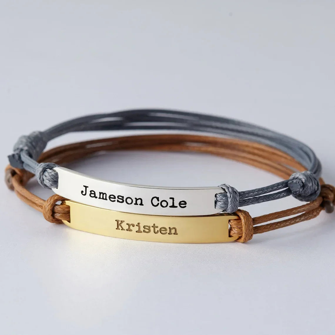 Bracciale Personalizzato in Acciaio – Testo Inciso su Barra