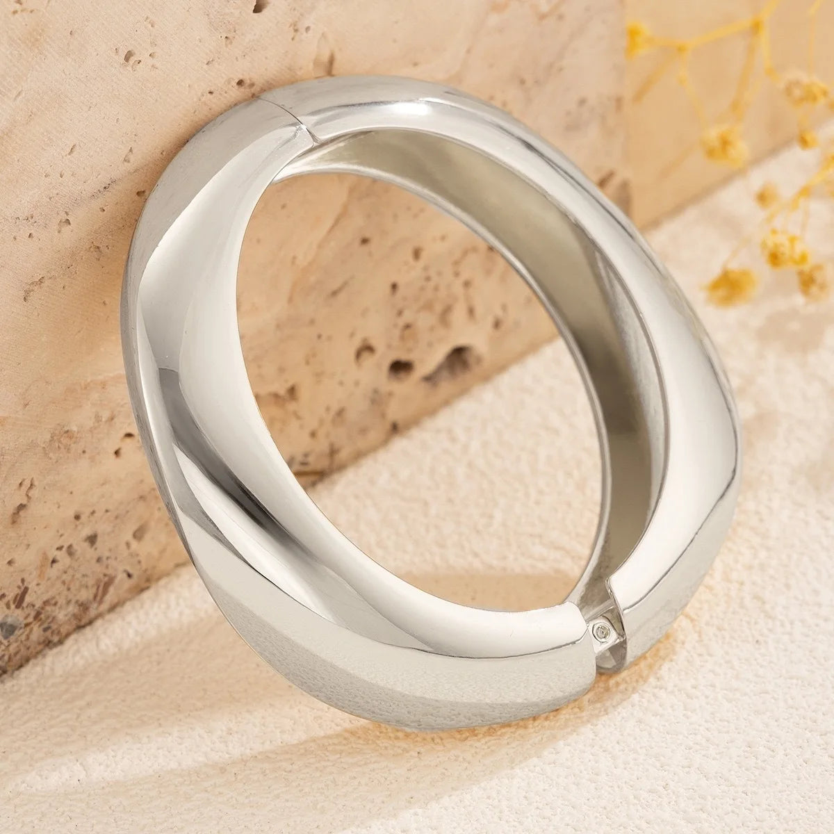 Bracciale Cuff Metallico Vintage – Stile Hip Hop Geometrico