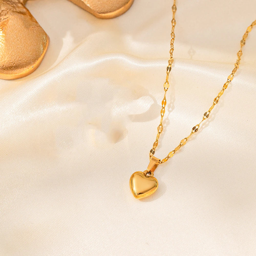 Collana Y2K Cuore • Perle & OT Clasp in Acciaio • Unisex Fashion | LoveDrop™ Italia