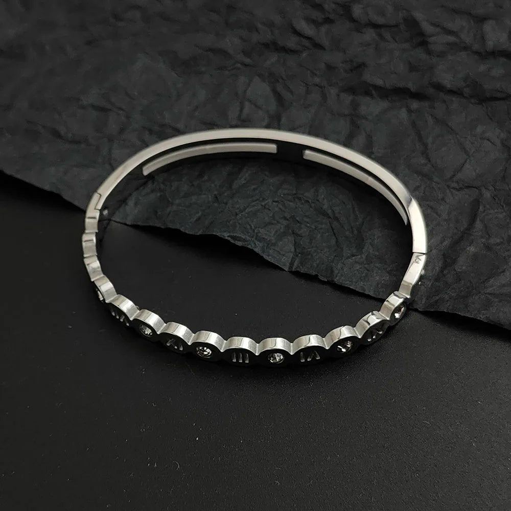 Bracciale Donna Numeri Romani – Zirconi & Acciaio Dorato Waterproof