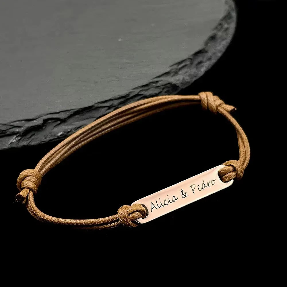 Bracciale Personalizzato – Nome Inciso in Acciaio & Corda Leather