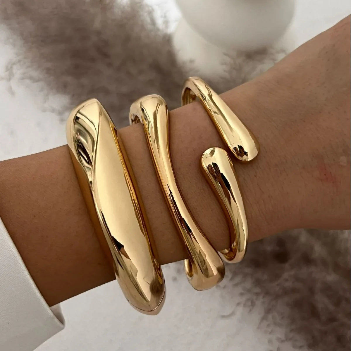 Bracciale Cuff Metallico Vintage – Stile Hip Hop Geometrico