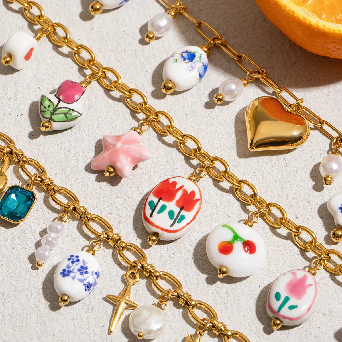 Collana Cuore in Ceramica con Fiore Colorato – Acciaio Inox, Stile Minimalista