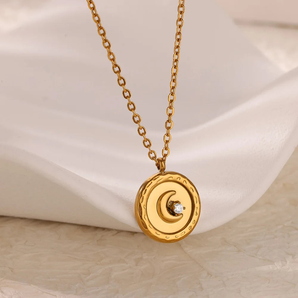 Choker Y2K Cuore Gold • Perle & OT Buckle Punk • Acciaio | LoveDrop™ Italia