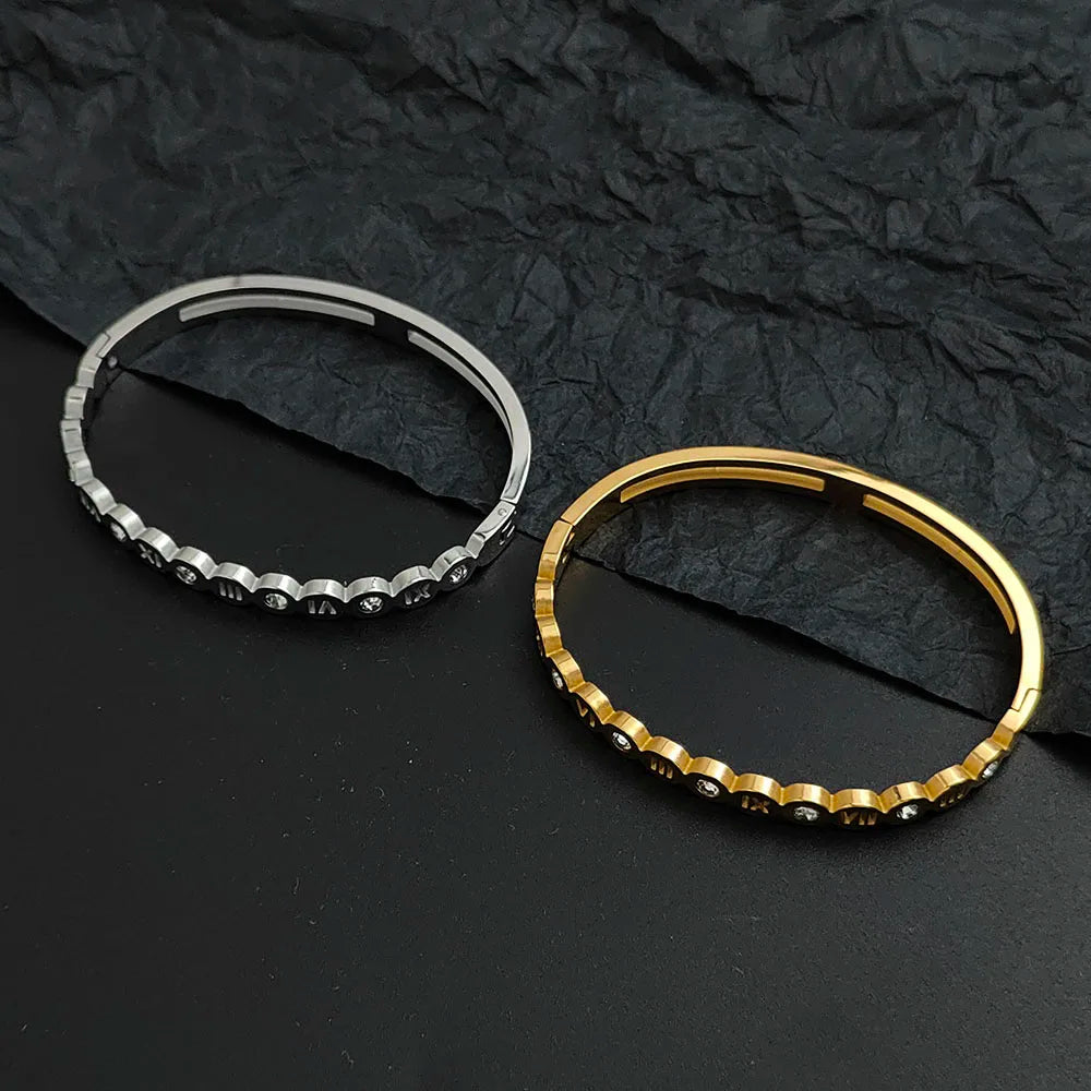 Bracciale Donna Numeri Romani – Zirconi & Acciaio Dorato Waterproof
