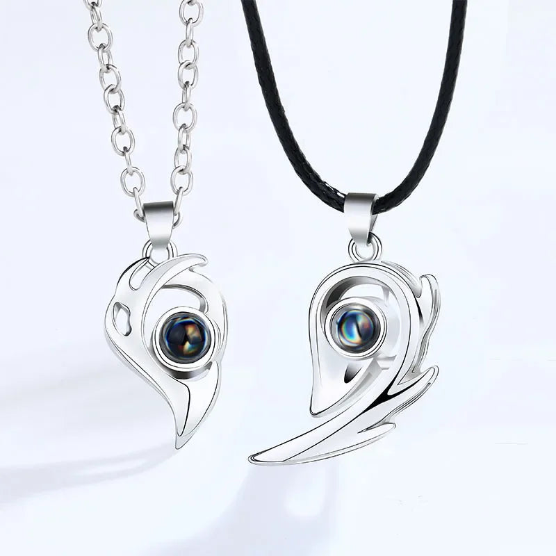 Collana Coppia Magnetica “I Love You” 100 Lingue | Proiezione Cuore Acciaio Inossidabile