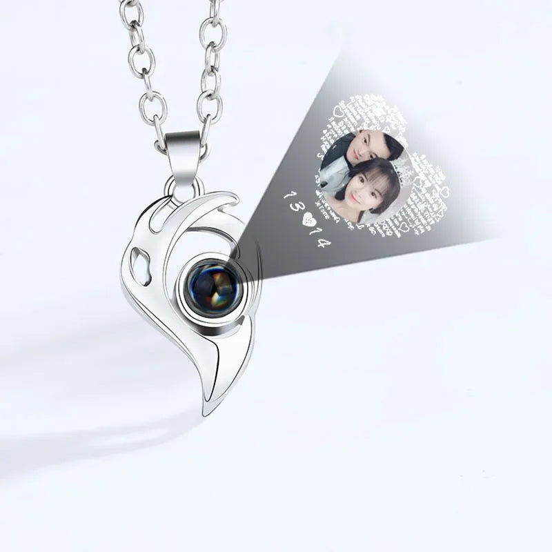 Collana Coppia Magnetica “I Love You” 100 Lingue | Proiezione Cuore Acciaio Inossidabile