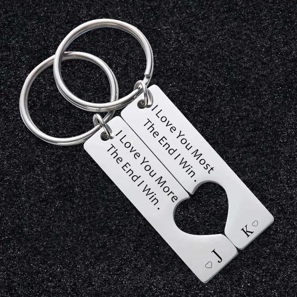 Portachiavi Personalizzato con Lettera Iniziale in Acciaio Inossidabile | Regalo Coppia 2025