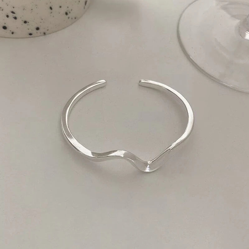 Bracciale Minimalista Regolabile – Onda Creativa Handmade