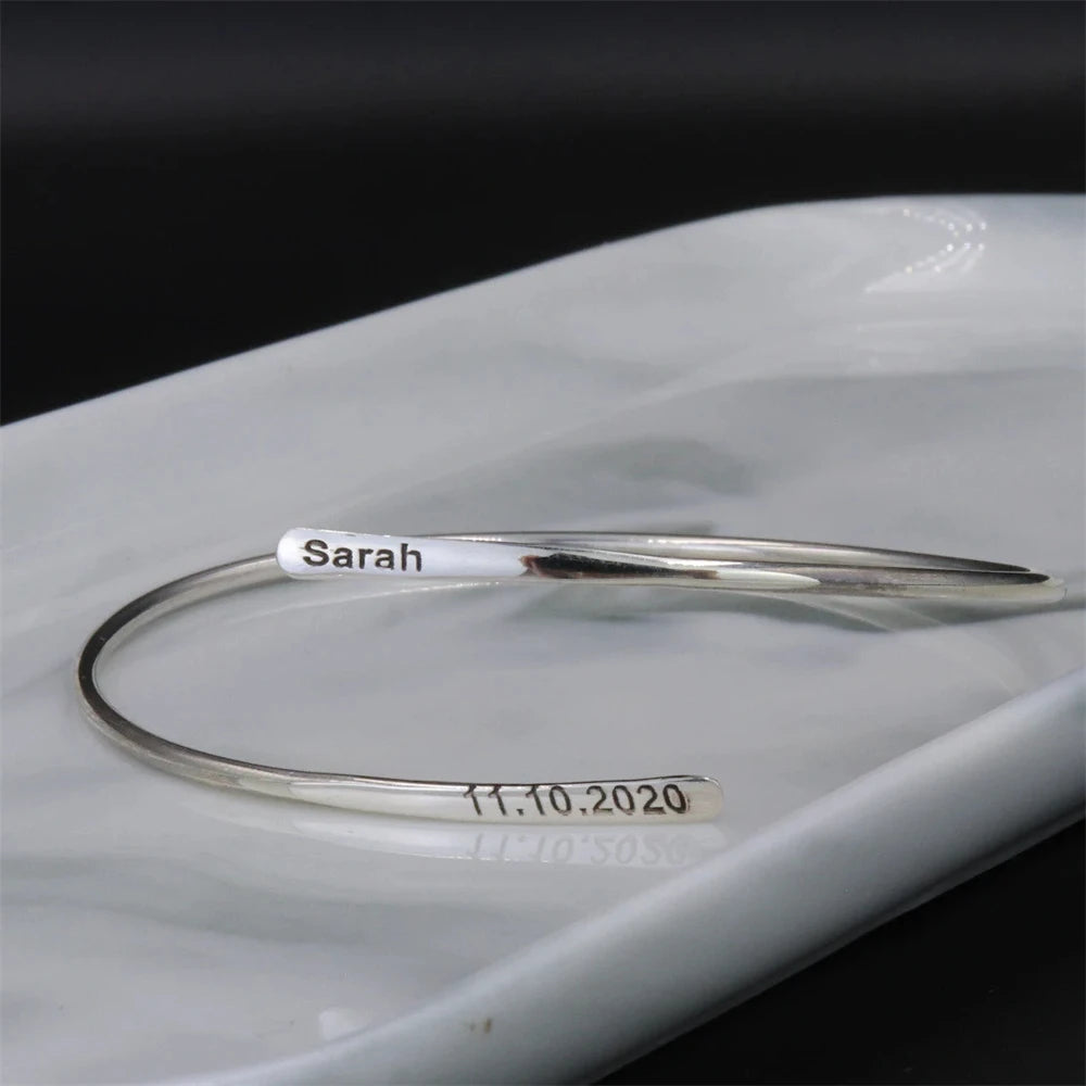 Bracciale Cuff Personalizzato – Nomi & Data Incisi in Acciaio